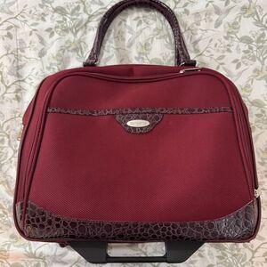 Samsonite Silhouette Maroon Carry-On Roller Travel Bag w/ Patent Leather Trim